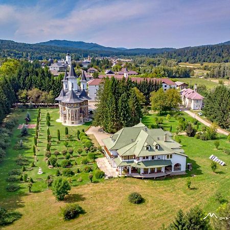 Casa "Ierusalim-Hozeva-Hozeva" Guest House Minastirea Neamt ภายนอก รูปภาพ