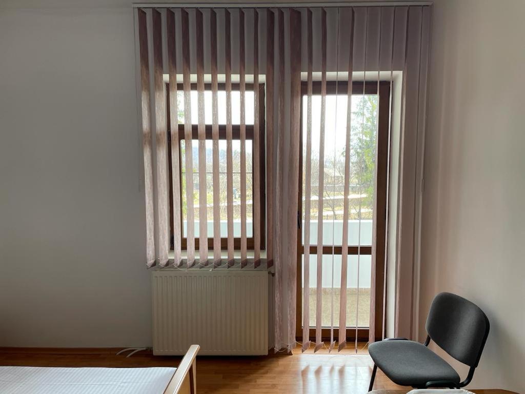 Casa "Ierusalim-Hozeva-Hozeva" Guest House Minastirea Neamt ภายนอก รูปภาพ
