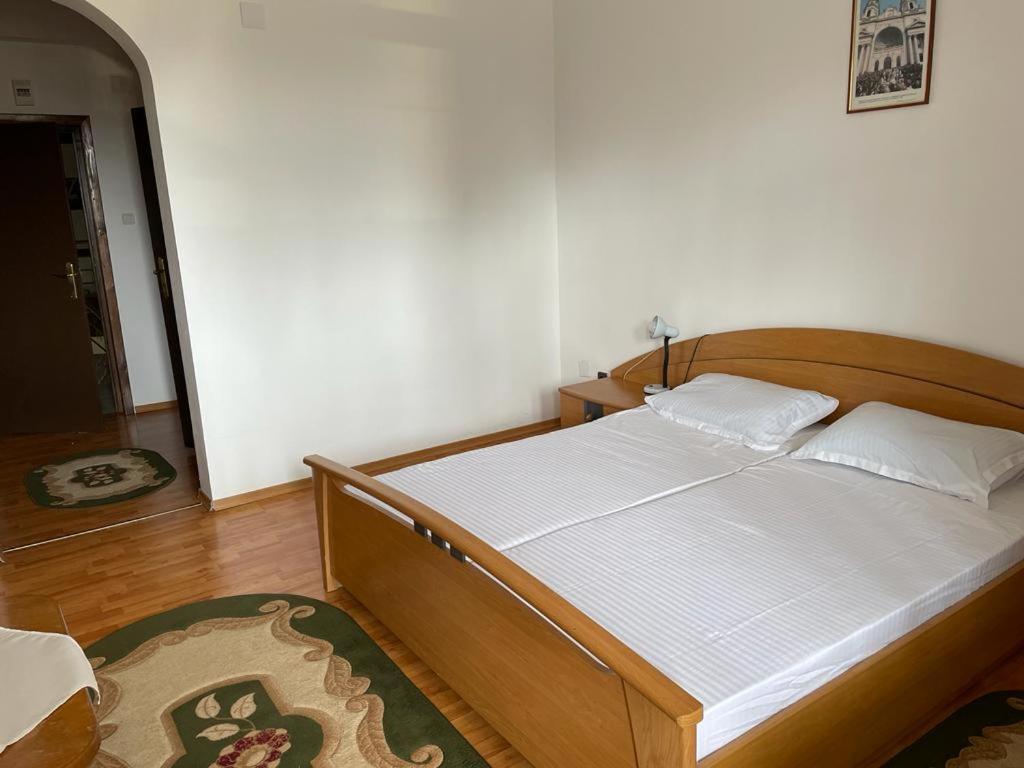 Casa "Ierusalim-Hozeva-Hozeva" Guest House Minastirea Neamt ภายนอก รูปภาพ