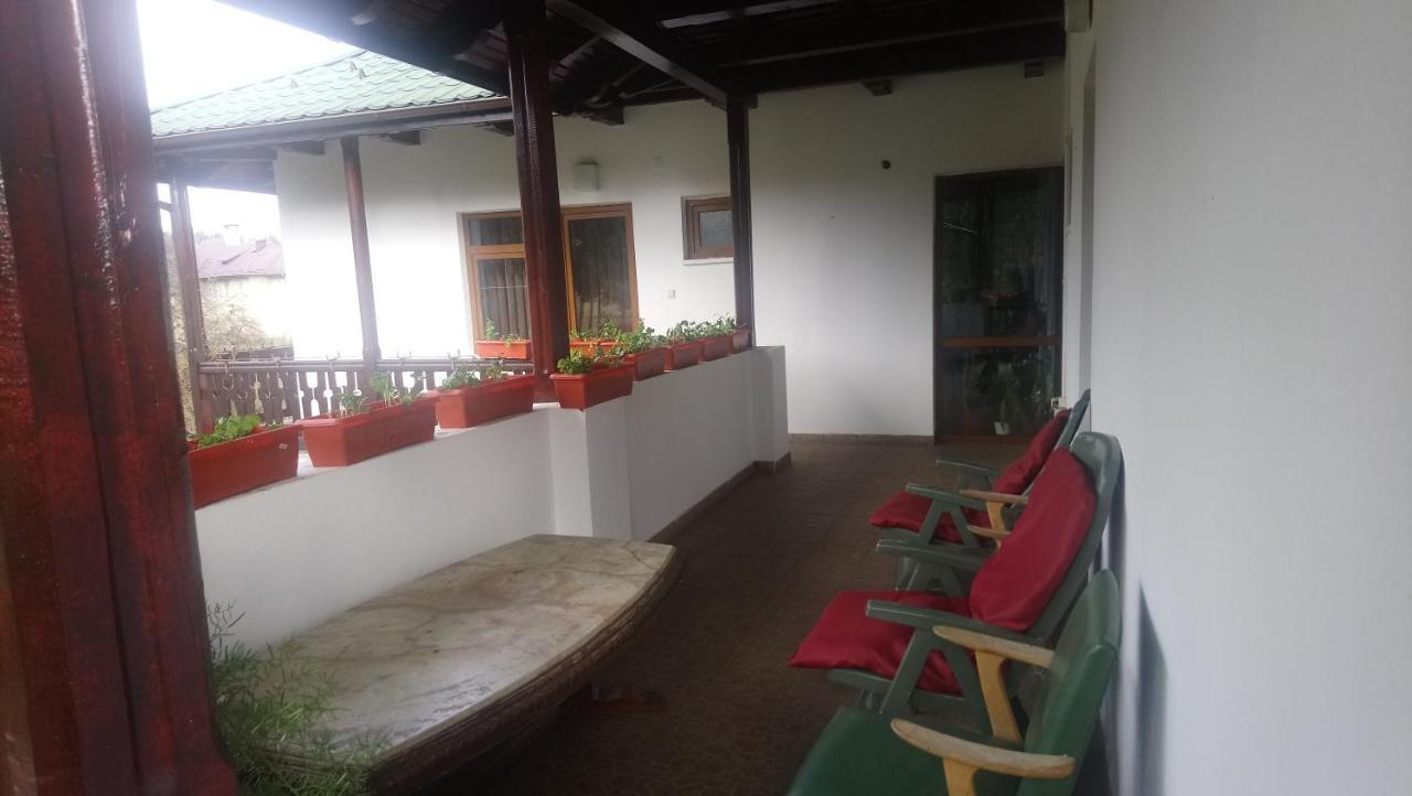 Casa "Ierusalim-Hozeva-Hozeva" Guest House Minastirea Neamt ภายนอก รูปภาพ